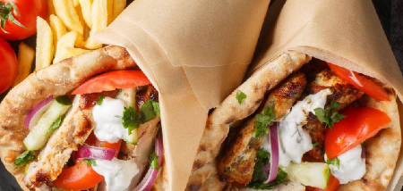 GIROS SA PILETINOM Grčki specijalitet koji budi uspomene sa letovanja, u savršenom spoju ukusa