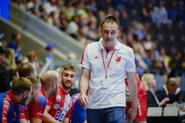 ŠOK U NOVOM SADU Bivši selektor Srbije podneo ostavku na mesto trenera Vojvodine